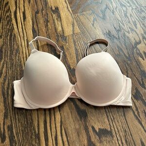 Wear Everywhere T-shirt Victoria’s Secret Bra